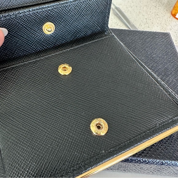 Prada wallet - Picture 7 of 8